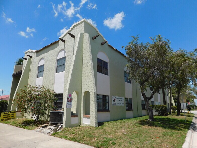 More Photos Of 319 River Edge Blvd, Cocoa Office For Lease