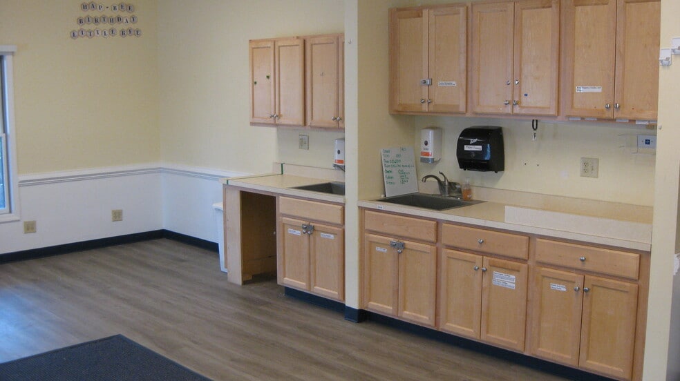 More Photos Of 14621 Amstutz Rd, Leo Daycare Center For Lease