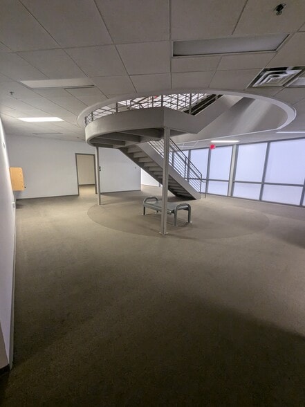 More Photos Of 2800 Duncan Rd, Lafayette Manufacturing For Lease