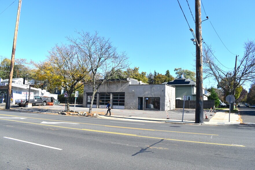 More Photos Of 679 Port Washington Blvd, Port Washington Convenience Store For Sale