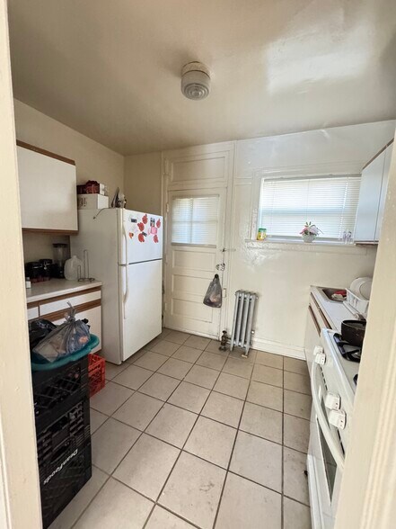 More Photos Of 7914 S Dobson Ave, Chicago Apartments For Sale