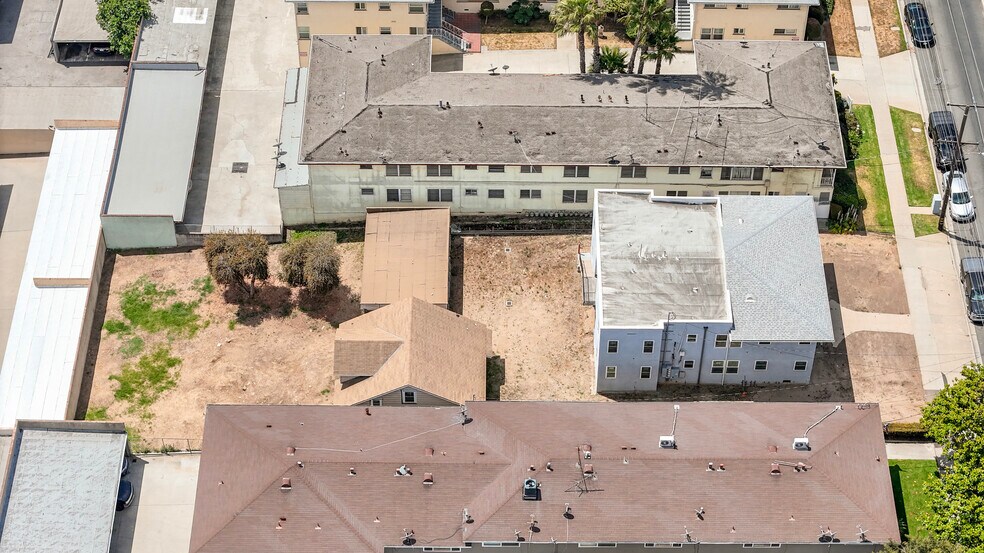 More Photos Of 128-130 N Hillcrest Blvd, Inglewood Apartments For Sale