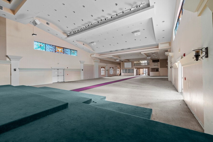 More Photos Of 8132 Garden Grove Blvd, Garden Grove Religious Facility For Sale