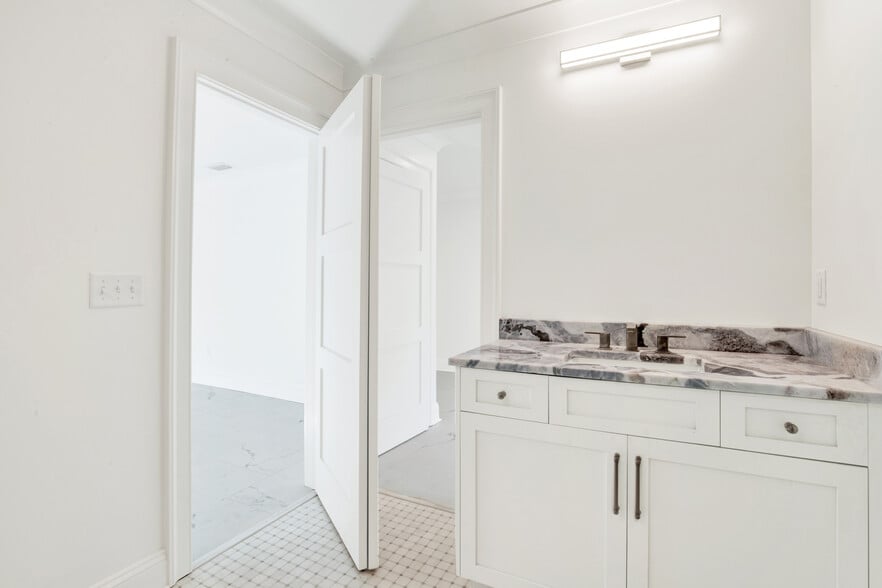 More Photos Of 104 17th pl, Tybee Island Multifamily For Sale