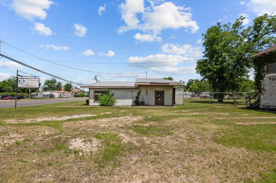 More Photos Of 1403 Crockett St, Lufkin Office Residential For Sale