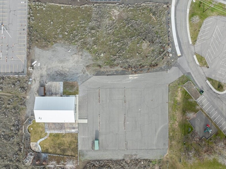 More Photos Of 4771 W Van Giesen St, West Richland Light Distribution For Lease
