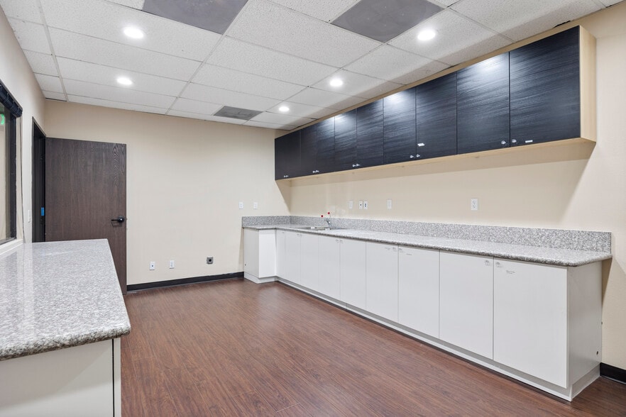 More Photos Of 23275 South Pointe Dr, Laguna Hills Office For Sale