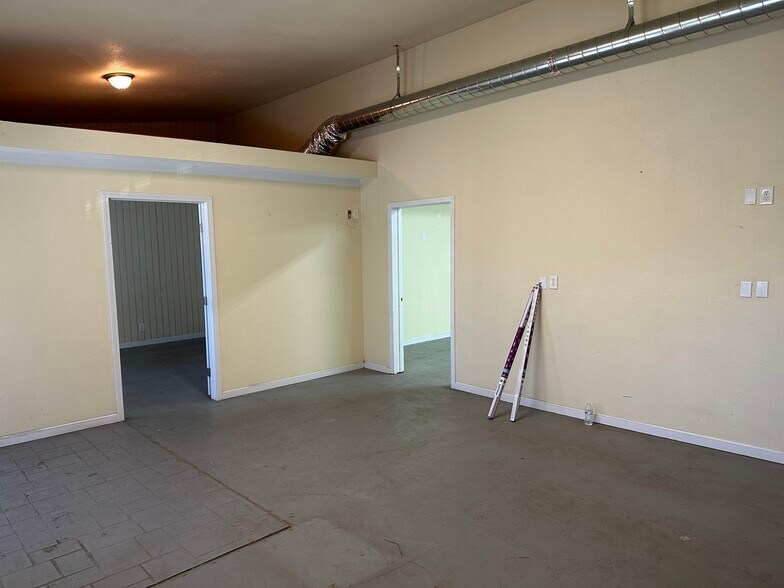 More Photos Of 12270 Foothill Blvd, Sylmar Office For Lease