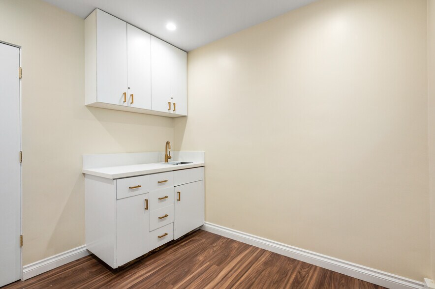 More Photos Of 26510-26516 Crenshaw Blvd, Rolling Hills Medical For Lease