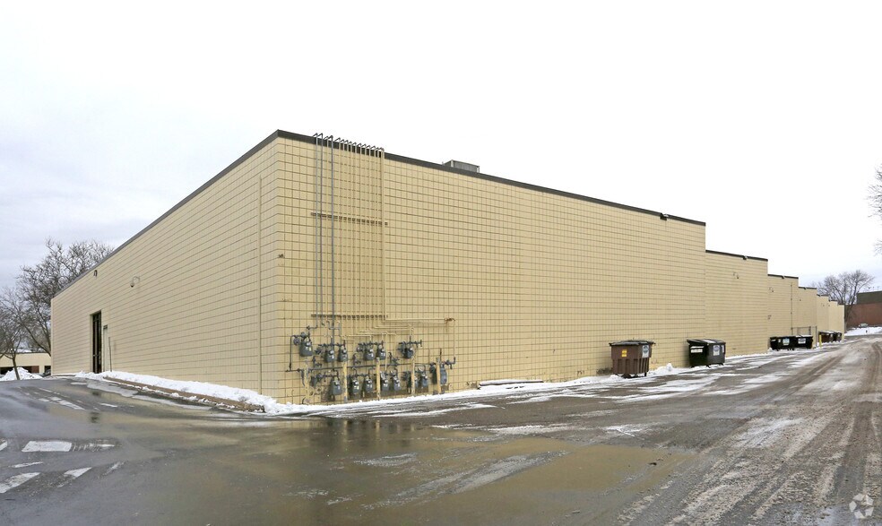 More Photos Of 678-708 Mendelssohn Ave N, Golden Valley Flex For Sale