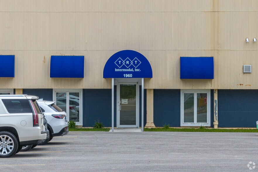 More Photos Of 1960 Terminal Ct, Joliet Warehouse For Lease