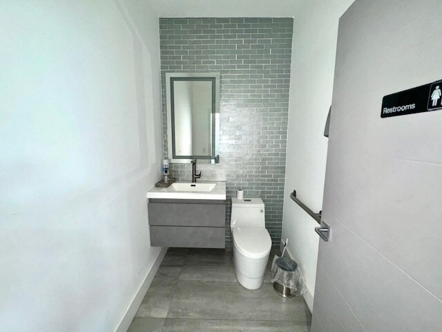 More Photos Of 2400 W Copans Rd, Pompano Beach Showroom For Lease