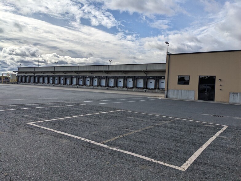 More Photos Of 241 Bliss St, West Springfield Truck Terminal For Lease