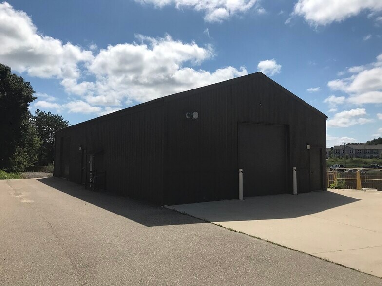 More Photos Of 612 N Main St, Cottage Grove Distribution For Lease