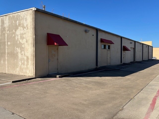 More Photos Of 203 S Jupiter Rd, Allen Light Distribution For Sale