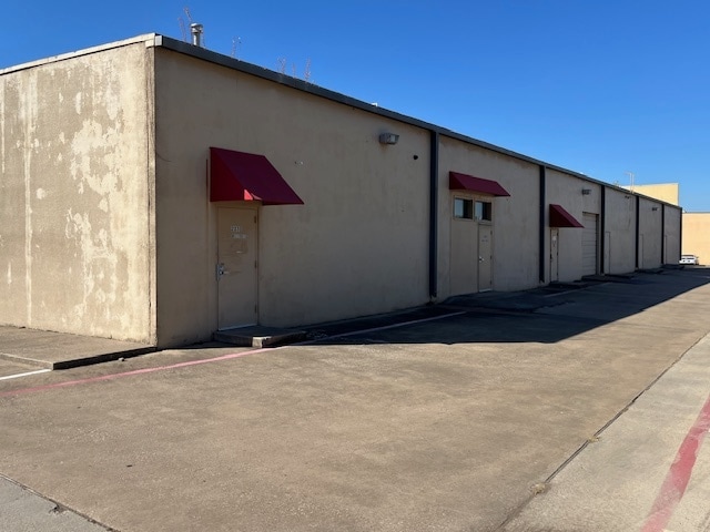 More Photos Of 203 S Jupiter Rd, Allen Light Distribution For Sale