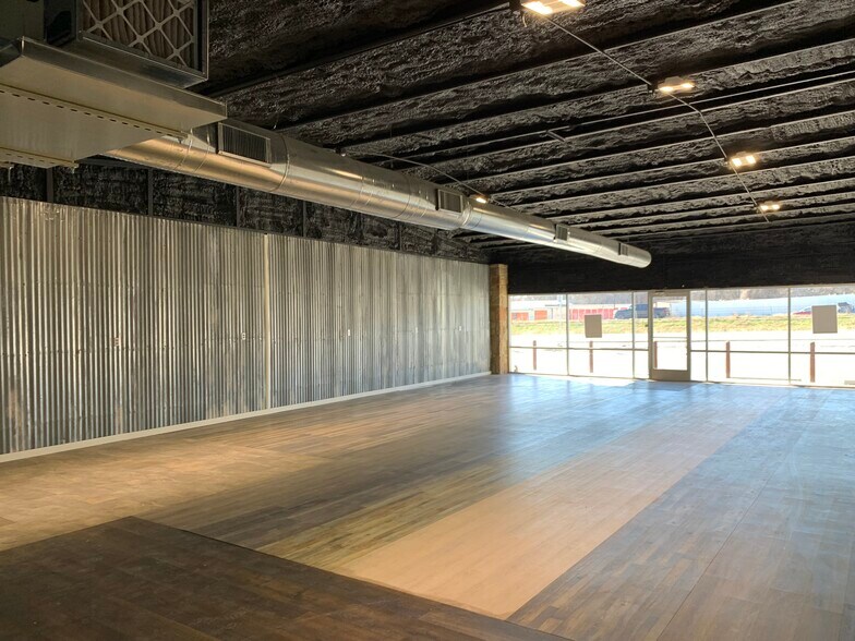 More Photos Of 3001 E Highway 199, Springtown Flex For Lease