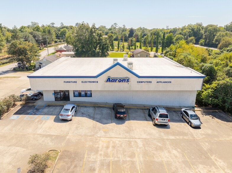 Primary Photo Of 705 E Lamar St, Americus Freestanding For Sale