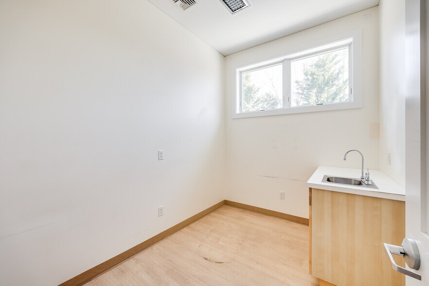 More Photos Of 204 Main St, Orleans Medical For Sale