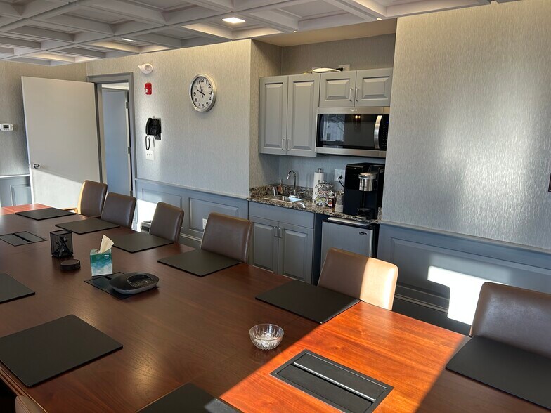 Primary Photo Of 342 Main St, Wakefield Bank For Lease