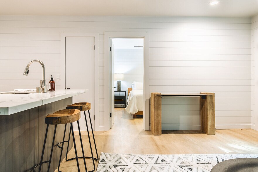 More Photos Of 306 Loch Leven Rd, Lake Arrowhead Hotel For Sale