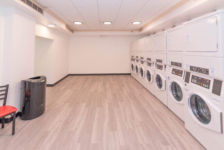 More Photos Of 101 W Fayette St, Baltimore Apartments For Sale