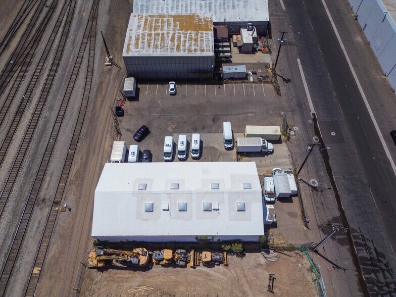 More Photos Of 811 E Jackson St, Phoenix Distribution For Sale