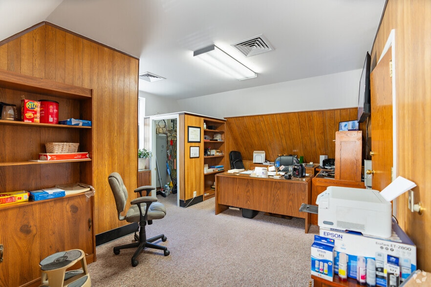 More Photos Of 8332 Richmond Hwy, Alexandria Storefront For Lease