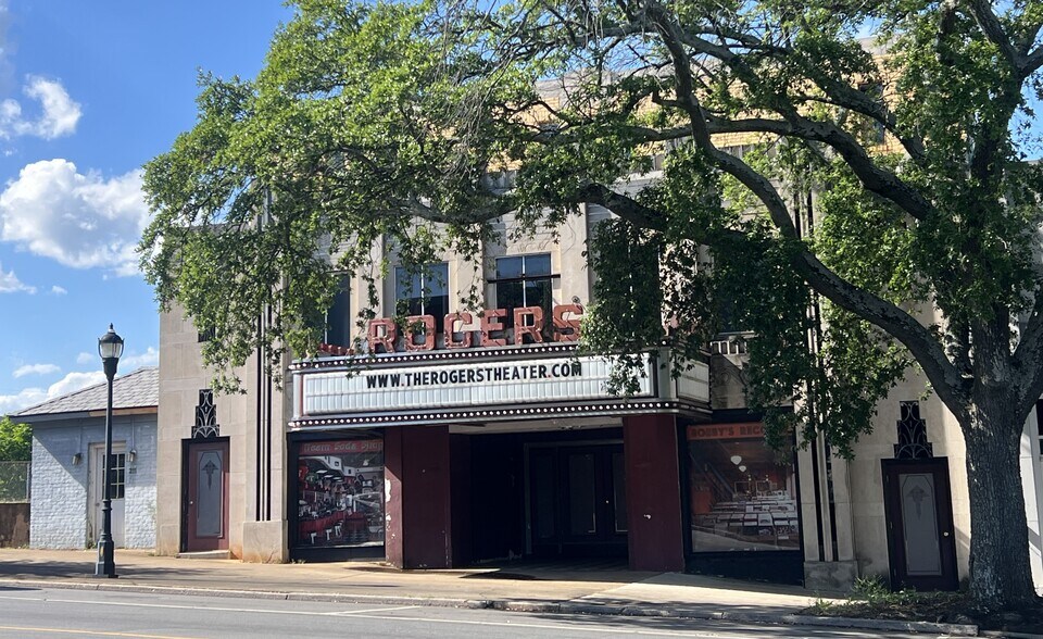 Primary Photo Of 213 E Marion St, Shelby Movie Theatre For Sale