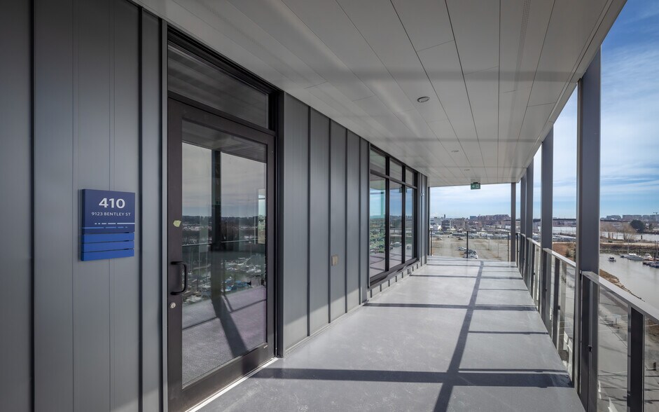 More Photos Of 1568 W 75th Ave, Vancouver Light Distribution For Sale