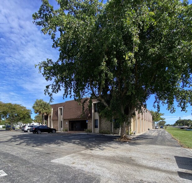 More Photos Of 3003 S Congress Ave, Lake Worth Medical For Sale