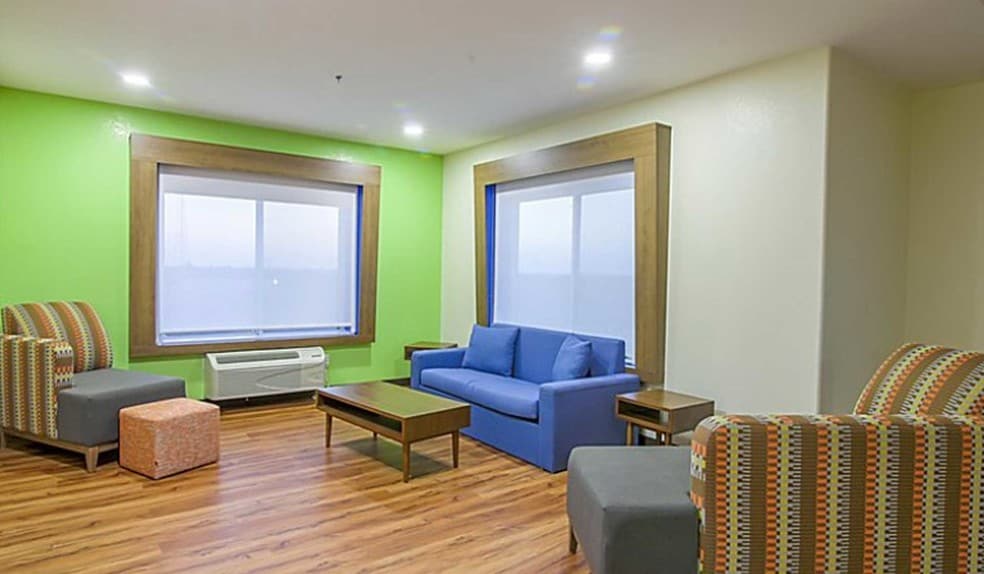 More Photos Of 220 N Expressway 77, Raymondville Hotel For Sale