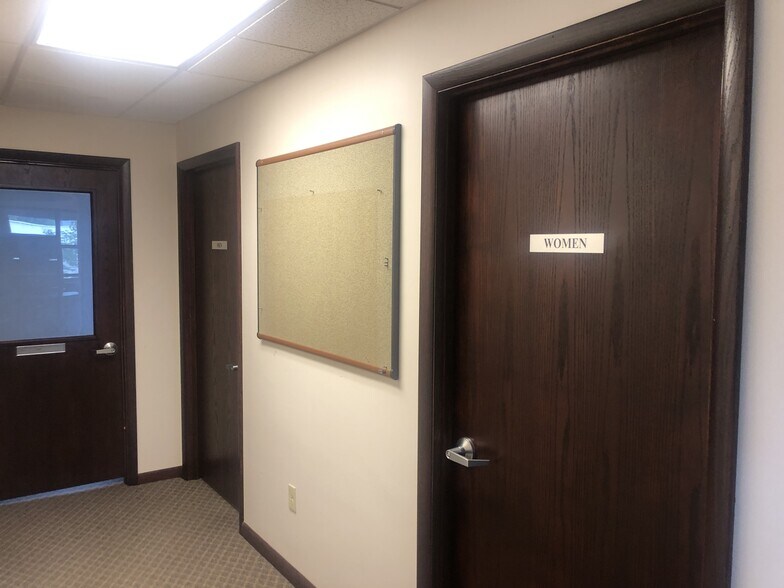More Photos Of 664 Tire Hill Rd, Johnstown Office For Lease