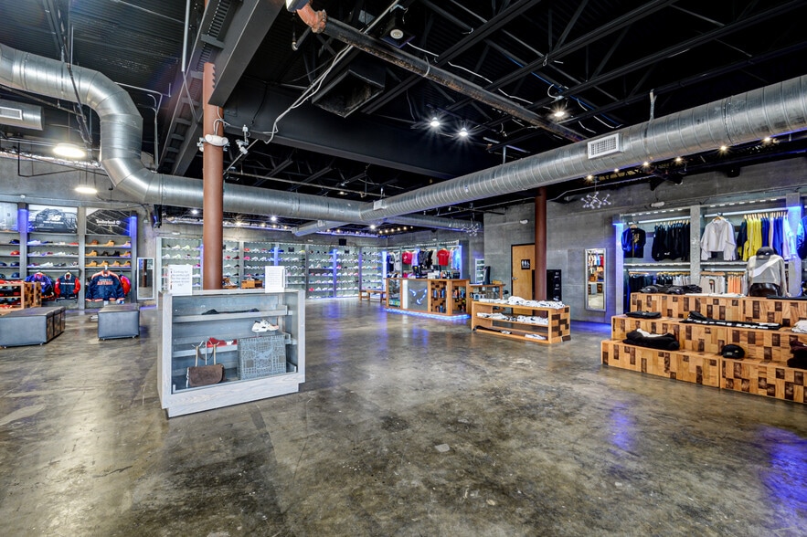 More Photos Of 20121 Highway 59 N, Humble Freestanding For Sale