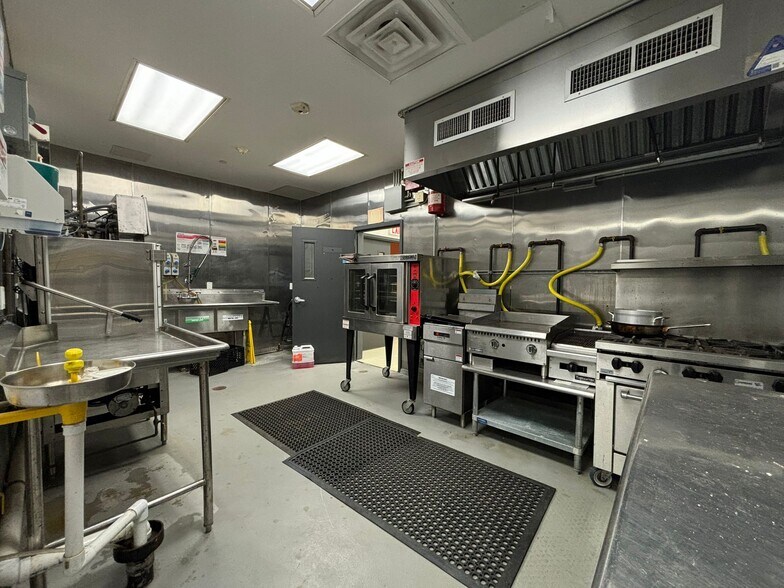 More Photos Of 1173 Bergen St, Brooklyn Daycare Center For Lease