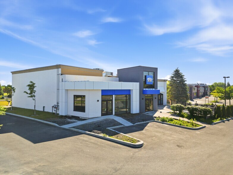 More Photos Of 1165 Rue Volta, Boucherville Restaurant For Lease