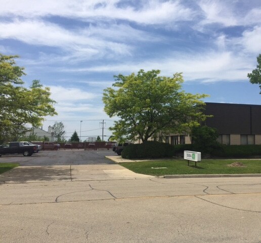 More Photos Of 1334 Enterprise Dr, Romeoville Warehouse For Lease