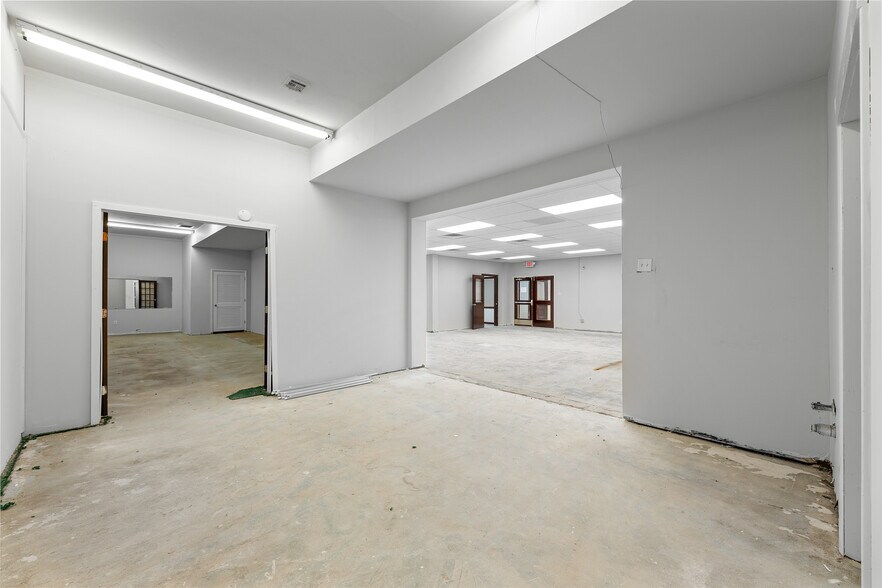 More Photos Of 2214 Route 37 E, Toms River Office For Lease