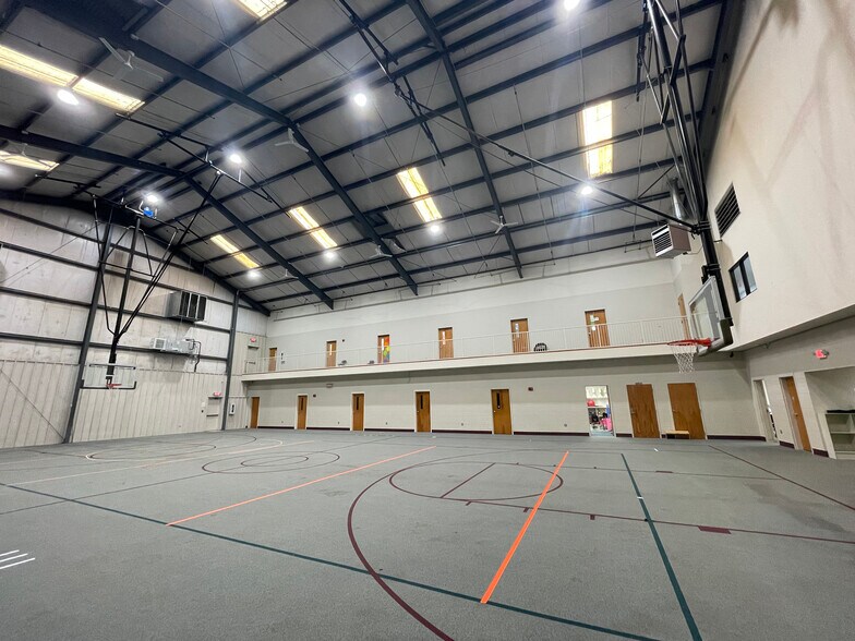 More Photos Of 401 Zion Church Rd, Braselton Sports And Entertainment For Lease