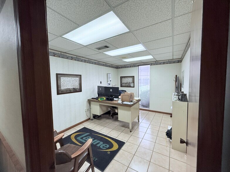 More Photos Of 2015 S Main St, Stuttgart Warehouse For Sale