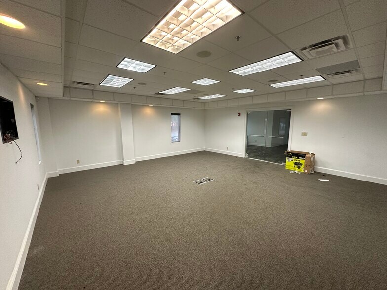 More Photos Of 2165 Highway 292, Inman Manufacturing For Sale