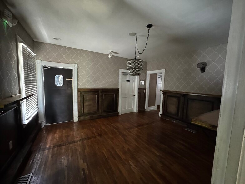 More Photos Of 553 W Main St, Sylva Restaurant For Lease