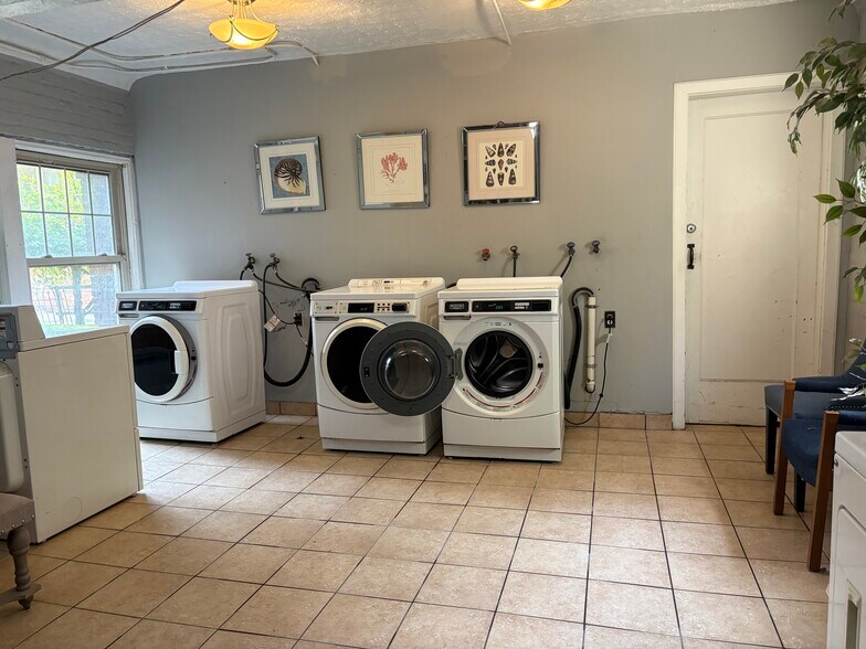 More Photos Of 2740 Hampshire Rd, Cleveland Heights Apartments For Sale