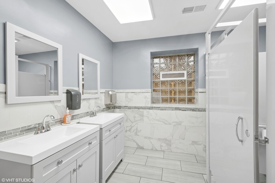 More Photos Of 3334 S Paulina St, Chicago Specialty For Sale