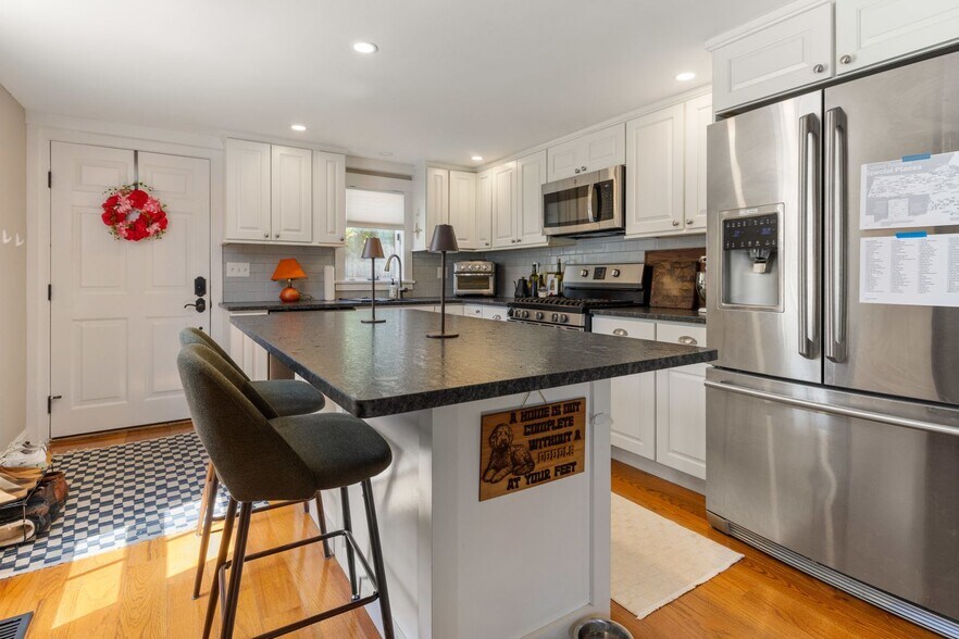 More Photos Of 67 North St, Hingham Apartments For Sale