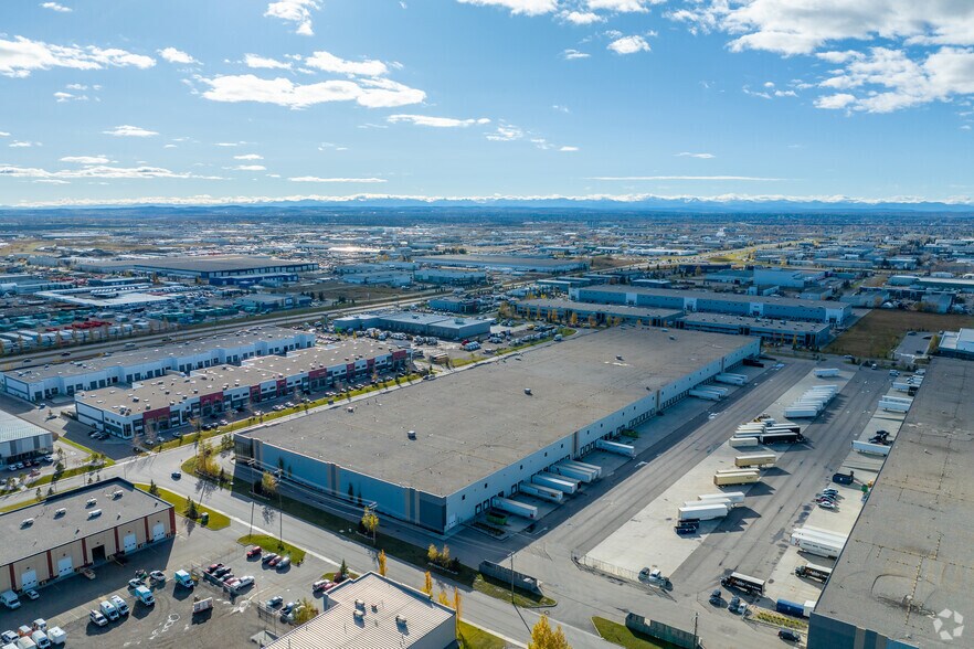 More Photos Of 5800 79th Ave SE, Calgary Warehouse For Lease