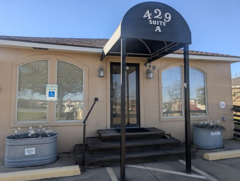More Photos Of 429 N State Highway 342, Red Oak Office For Sale