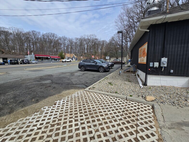 More Photos Of 224 Sparta Ave, Sparta Restaurant For Sale