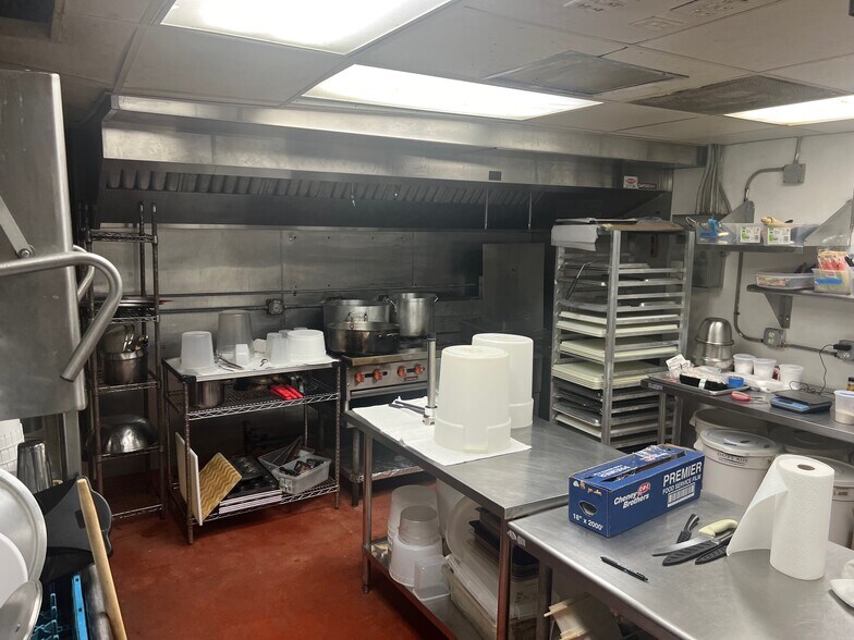 More Photos Of 1714 SE Hawthorne Rd, Gainesville Restaurant For Sale