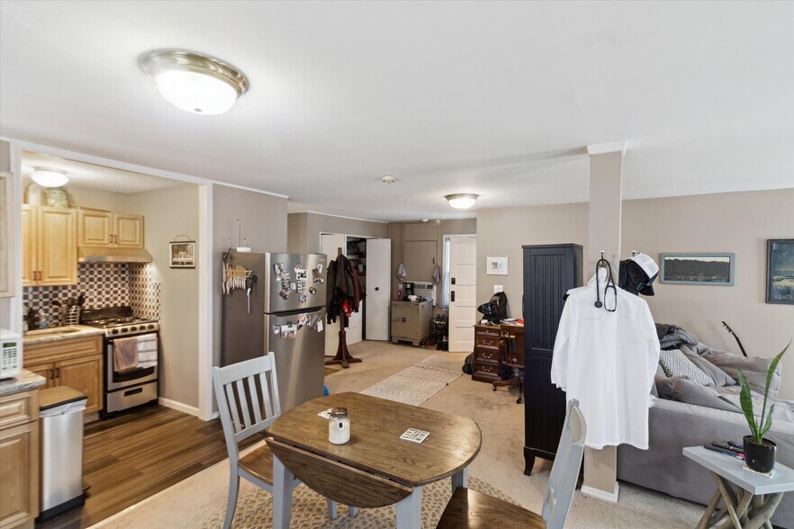 More Photos Of 28080 Waltz Rd, New Boston Restaurant For Sale